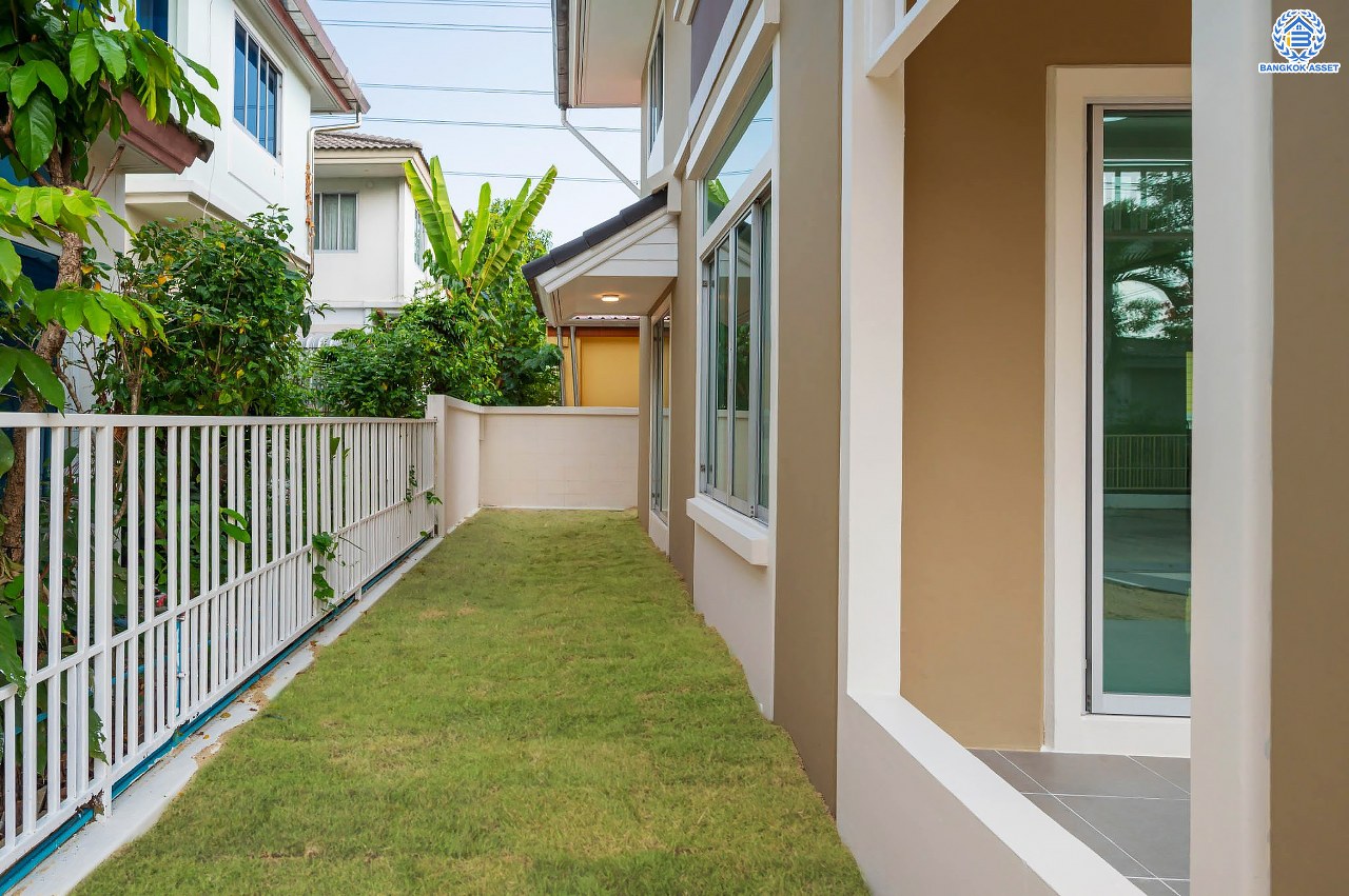 บ้านมือสองตกแต่งใหม่ โครงการ พฤกษ์ลดา พุทธสาคร แบรนด์ LH รองรับทุกความสุข เนื้อที่ 53.1 ตร.ว. ฟังก์ชัน 3 ห้องนอน 3 ห้องน้ำ จอดรถได้ 2 คัน บนทำเลใกล้ The Mall บางแค และเชื่อมต่อถนนเพชรเกษม, ถนนพุทธมณฑลสาย4 ใกล้โครงการรถไฟฟ้าสายสีน้ำเงิน "สถานีหลักสอง"...